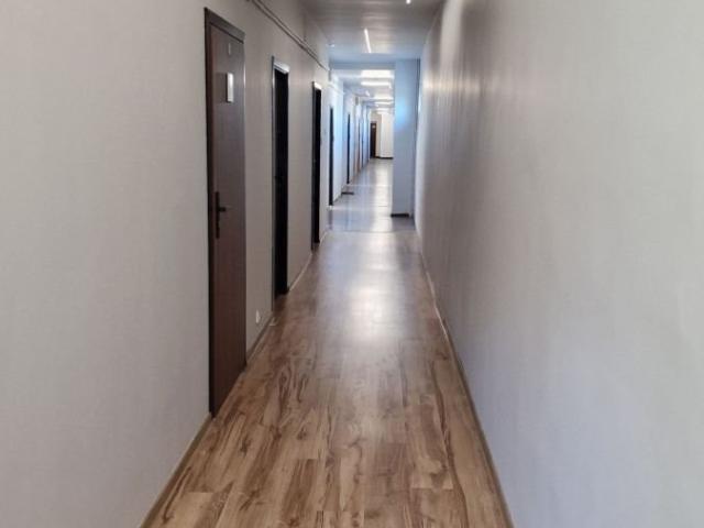 Biuro do wynajęcia 44 m2 z klimatyzacją i parkingiem