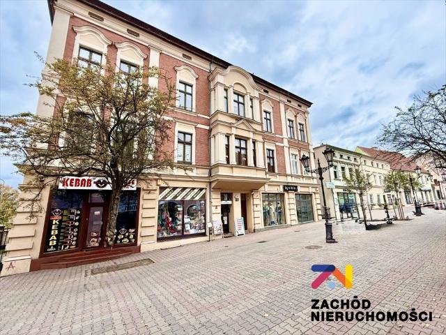 Biuro na deptaku w odrestaurowanej kamienicy, 32 m², 1200 zł