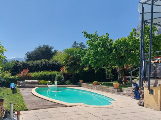 BIVIERS BELLE MAISON FAMILIALE AVEC PISCINE et SOUS SOL COMPLET