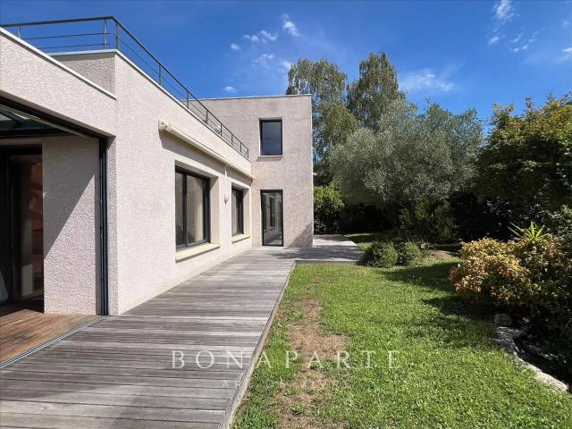 BIZANOS — Limite PAU TRESPOEY | Villa contemporaine lumineus. 216m² Pau