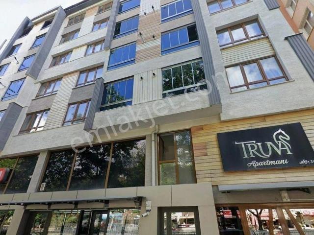 Bizim Emlaktan İsfendiyar Truva Apartmanı'nda Eşyalı Kiralık 1+1