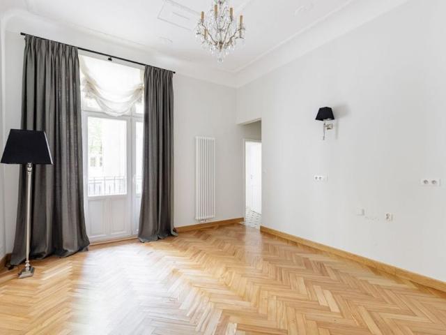 Biznesowa lokalizacja – Lwowska 78.78 m²