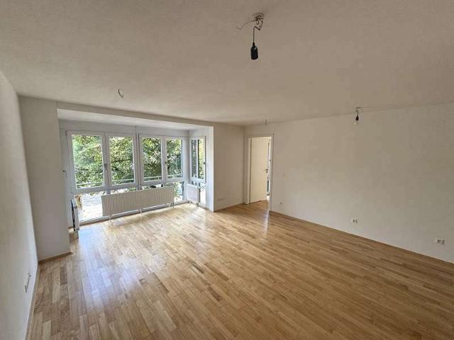 BJ 2014 / Städtische, moderne 2 Zi Wohnung. Ab sofort frei!