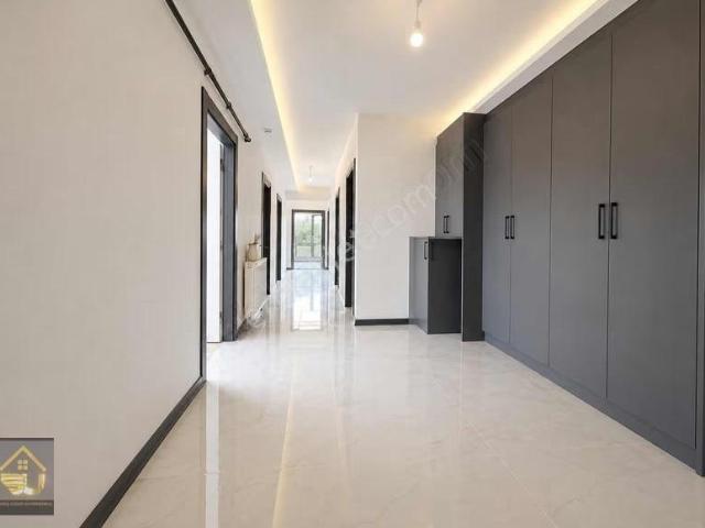 Boğa Kule'de 4+1 4.kat 160m2 Kiralık Daire