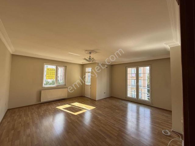 Boş ataşehir Küçükbakkalköy Mah.3+1 120 M2 5 Kat