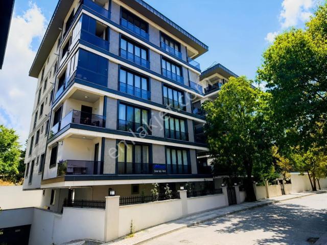 Boğaz Ve Çamlıca Manzaralı 240 M² 5+1 Dubleks