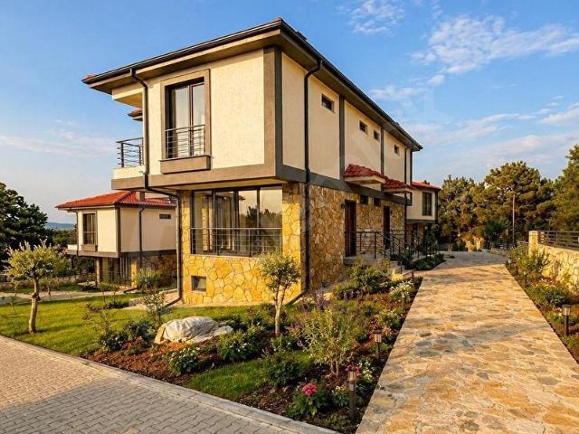 Boğaz Manzaralı, Denize Yakın Kaçmaz Fırsat Tripleks Villa