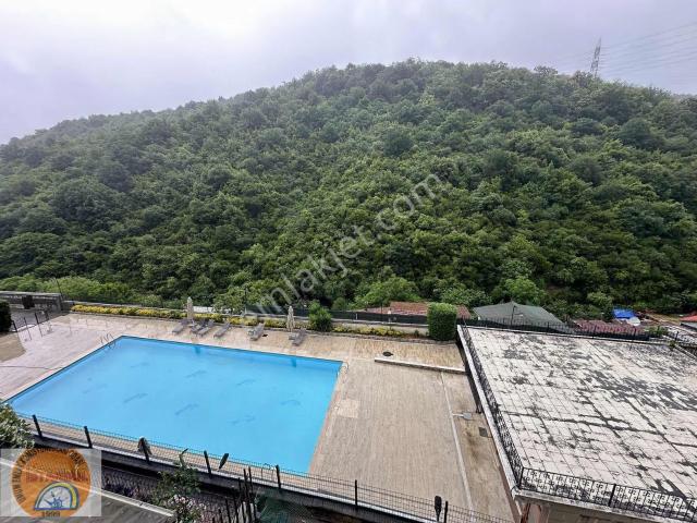 Boğazkent Konaklarında Havuz Manzaralı 4+2 Kiralık Villa