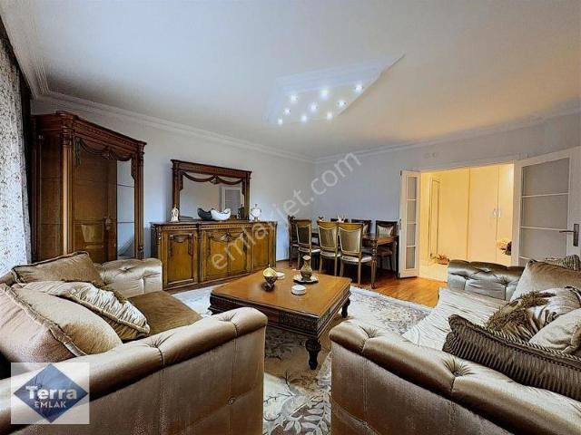 Boş Daire. İhlas Yuva Sitesinde Cadde Cepheli 3+1 130m2