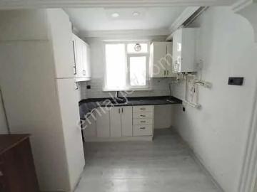 Boş Kiracısız Zeynep Kamil Hastanesine 100 Metre Satılık 2+1