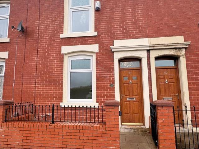 BOMBAY STREET, Blackburn, BB2 2 bed terraced house to rent £850 pcm £196 pw