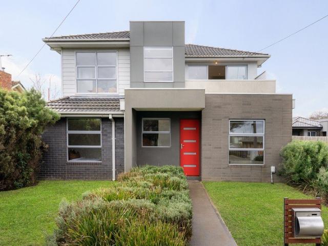 Bonus Double Garage. Simple Living. Smart Buy