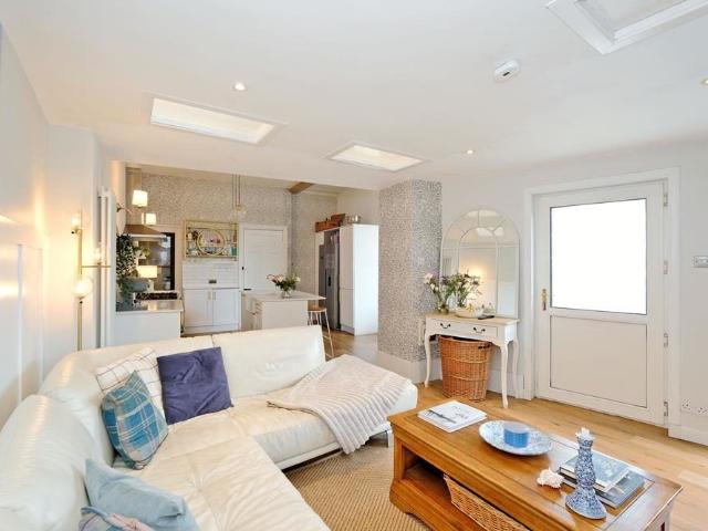 Bon Accord Street, Aberdeen, AB11