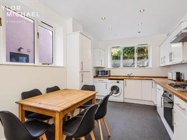 Bonchurch Road, Brighton 5 bed terraced house to rent £3,684 pcm £850 pw