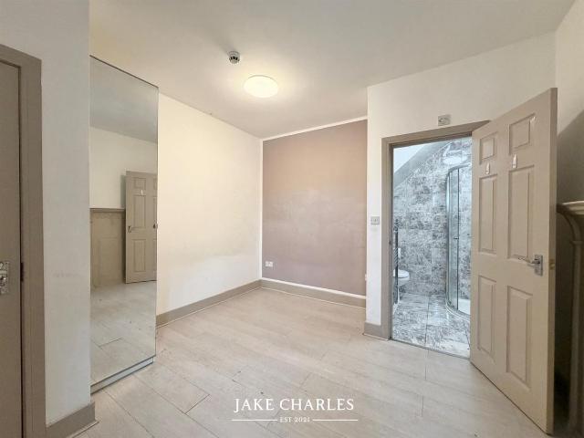 Bond Street, Ealing W5, Studio to rent, £1,250 pcm | PrimeLocation
