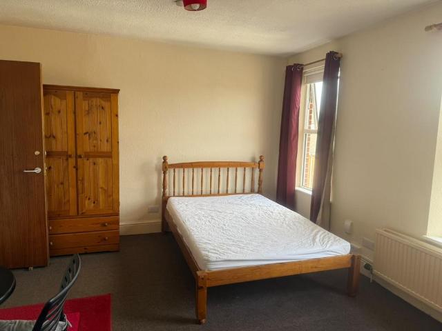 Bond Street, Ipswich IP4 1 bed in a house share to rent £450 pcm £104 pw