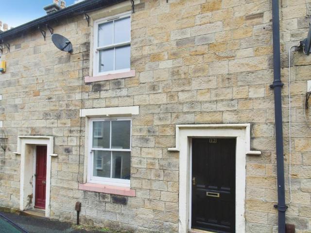 Bond Street, Lancashire BB9 2 bed terraced house to rent £625 pcm £144 pw