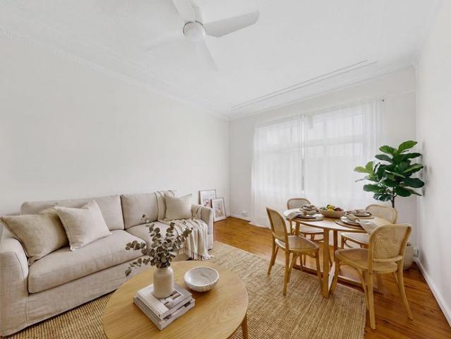 Bondi Beach Lifestyle with uninterrupted panoramic views. Life at its Best. Work from home