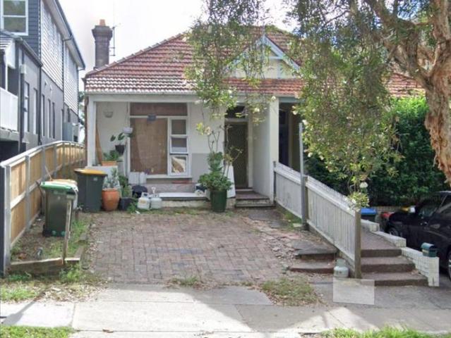 Bondi Beach semi for lease Reporting is organised by RentBetter
