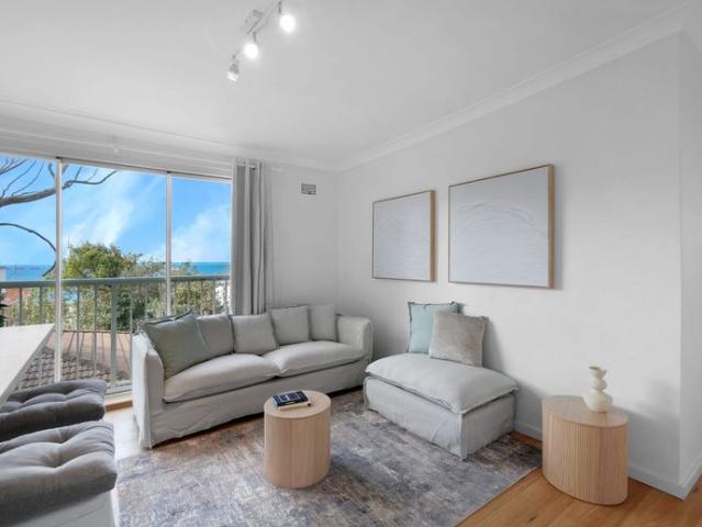 BONDI DREAM 5 WITH PRIVATE ROOF TOP SHORT AND LONG TERM RENTAL @BONDI