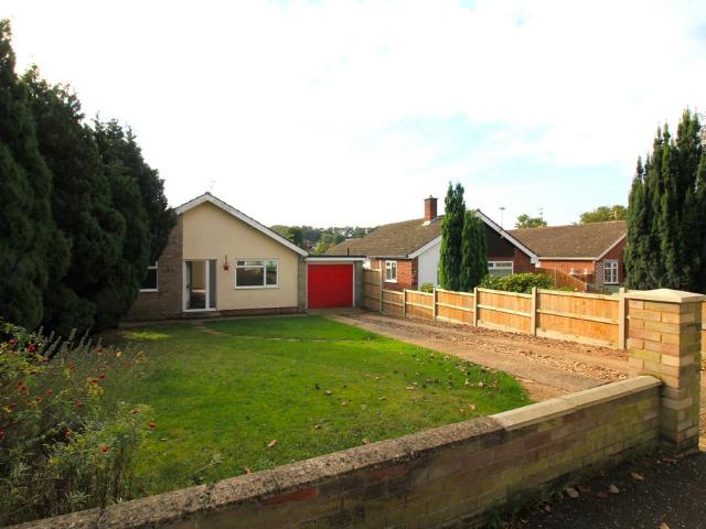Bone Road, Drayton NR8 3 bed detached bungalow to rent £1,250 pcm £288 pw