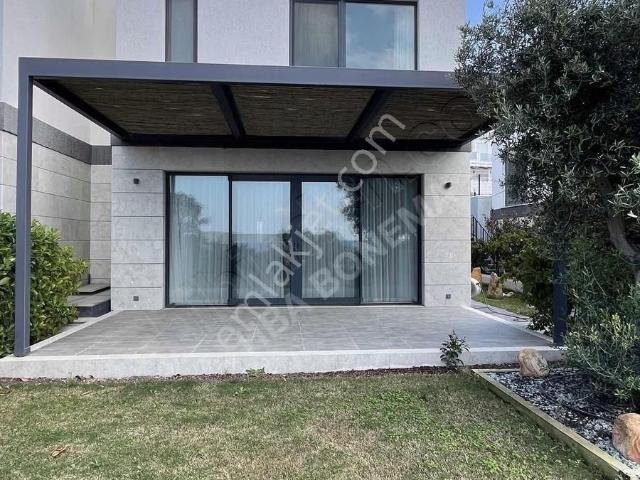 Bonema'dan Gümüşlük Koyunbaba'da Kiralık 5+2 Tripleks Villa