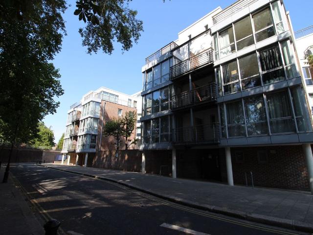 Bonfire Corner, Portsmouth PO1, 1 bed flat to rent, £1,450 pcm | PrimeLocation