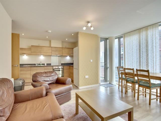 Bonfire Corner, Portsmouth PO1, 2 bed flat to rent, £1,450 pcm | PrimeLocation
