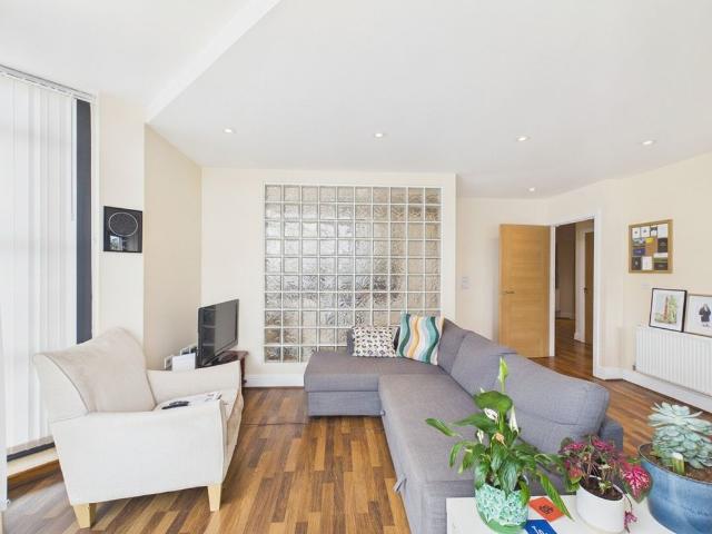 Bonham Court, Robinhood Lane, Winnersh, Berkshire RG41, 2 bed flat to rent, £1,500 pcm | PrimeLocation