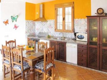 BONITO CHALET CON VISTAS AL MAR. JLRU T1828