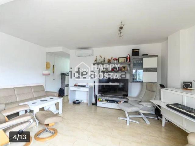 Bonito apartamento con vistas a las montañas