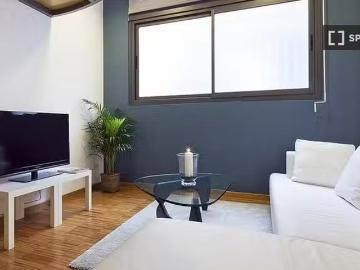Bonito Apartamento de 3 dormitorios en alquiler en Barcelona