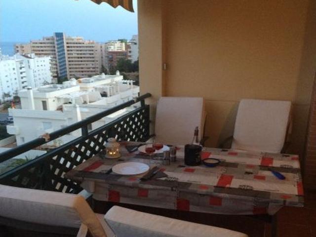 Bonito apartamento de 2 dormitorios con parking en parte baja de Torreblanca