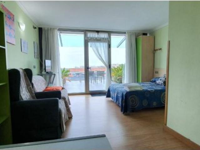 Bonito apartamento de alquiler por temporadas con vistas al mar
