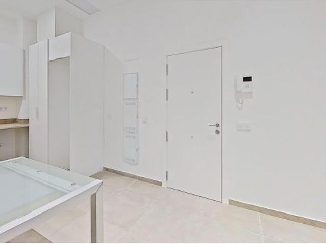 BONITO APARTAMENTO EN CIUTAT VELLA
