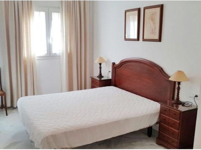 BONITO APARTAMENTO EN ALQUILER CON PISCINA COMUNITARIA EN URB. EL AGUILA