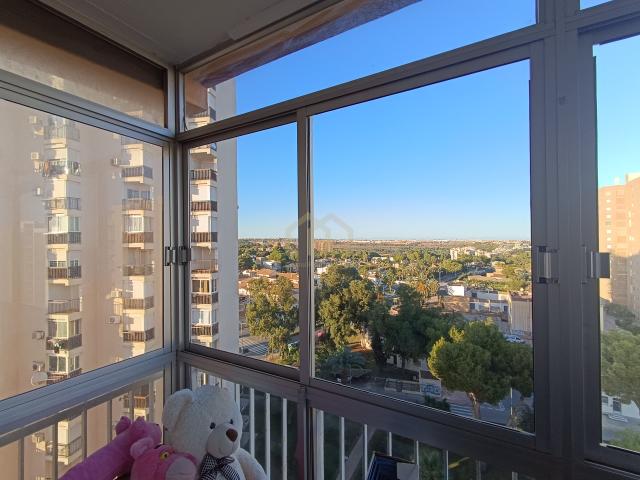 Bonito apartamento en Dehesa de Campoamor en el piso 10 con impresionantes vistas