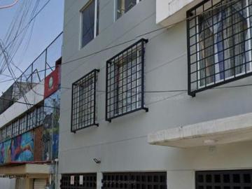 BONITO DEPARTAMENTO EN LA GUSTAVO A MADERO, ADJUDICADO Y A 2 MINUTOS CAMINANDO DEL METRO MISTERIOS