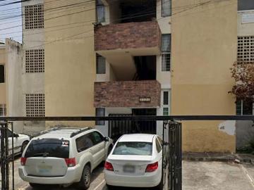Bonito departamento en venta en Arboledas, planta baja