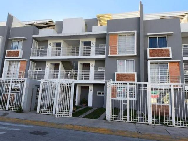 DEPARTAMENTO EN 1ER NIVEL 2 REC CLOSETS 1 CAJÓN AUTO PARQUE AGUA AZUL FRACC PARQUES TESISTAN ZAPOPAN