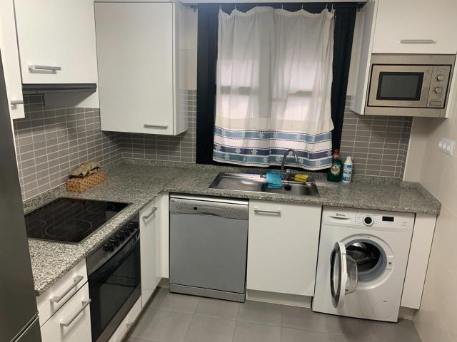 Bonito duplex con terraza, 4 dormitorios y 2 baños. Fibra optica. Gastos comunidad minimos