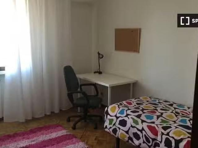 ¡Renta! Habitación amueblada en piso en Pozuelo de Alarcón, Ma.
