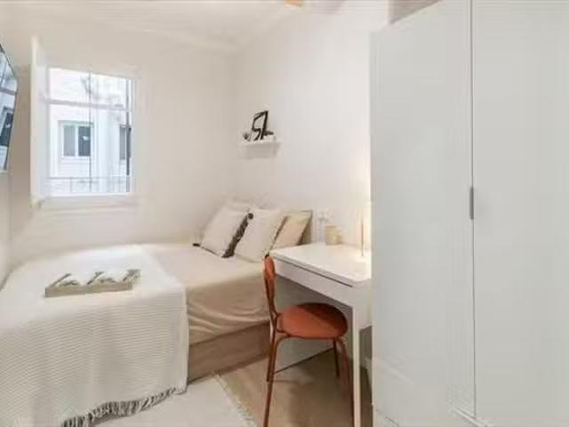 Encantador Habitación en 7 Carrer de Llinars del Vallés