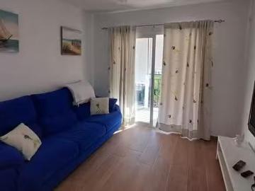 Único Habitación en 1 Calle Primavera