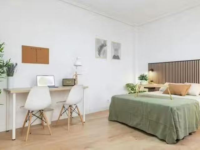 Único Habitación en Travesía Oriente