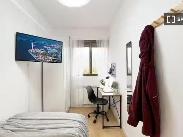 ¡Renta! Habitación en alquiler en Pueblo Nuevo, Madrid