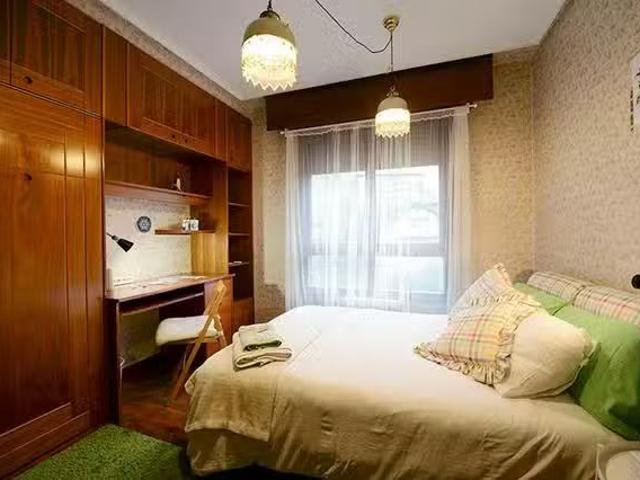 ¡En alquiler! Habitación en Amadeo Deprit Kalea, Iturrialde