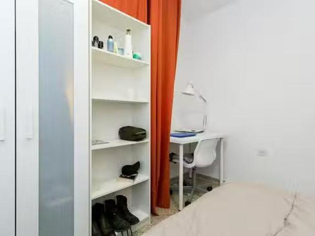 Bonito Habitación en Ancha de Gracia, Camino de Ronda
