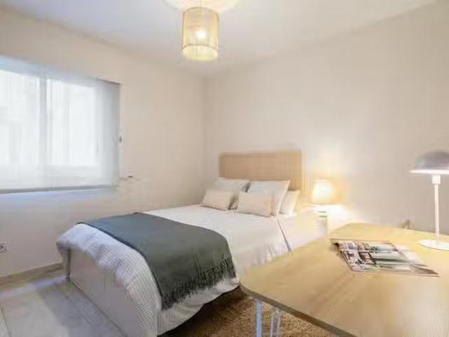Encantador Habitación en Avenida Doctor Gadea, Ensanche Diputa.