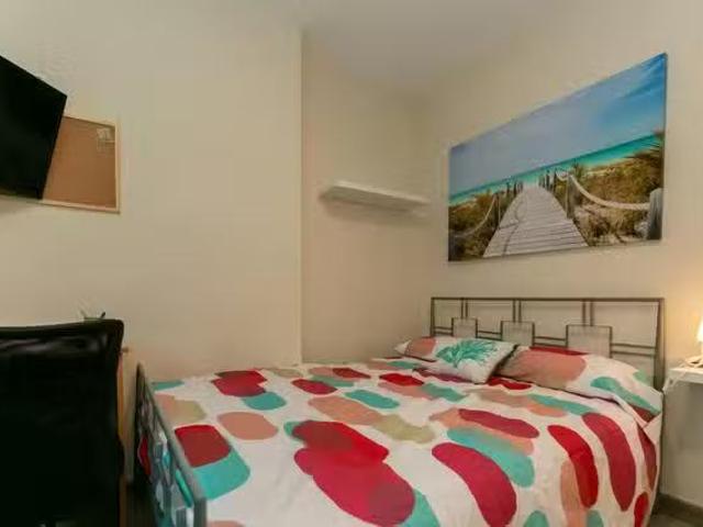 Único Habitación en Calle Trabuco, Centro Sagrario